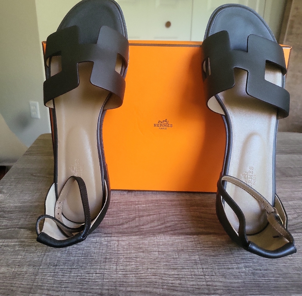 Hermès Black  Leather Sandals for Women